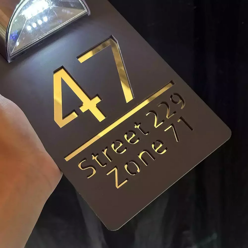 Placa Residencial e comercial personalizada com energia Solar!