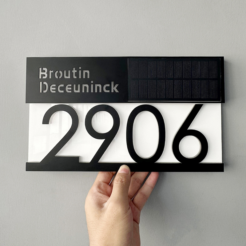 Placa Residencial com Luz Solar